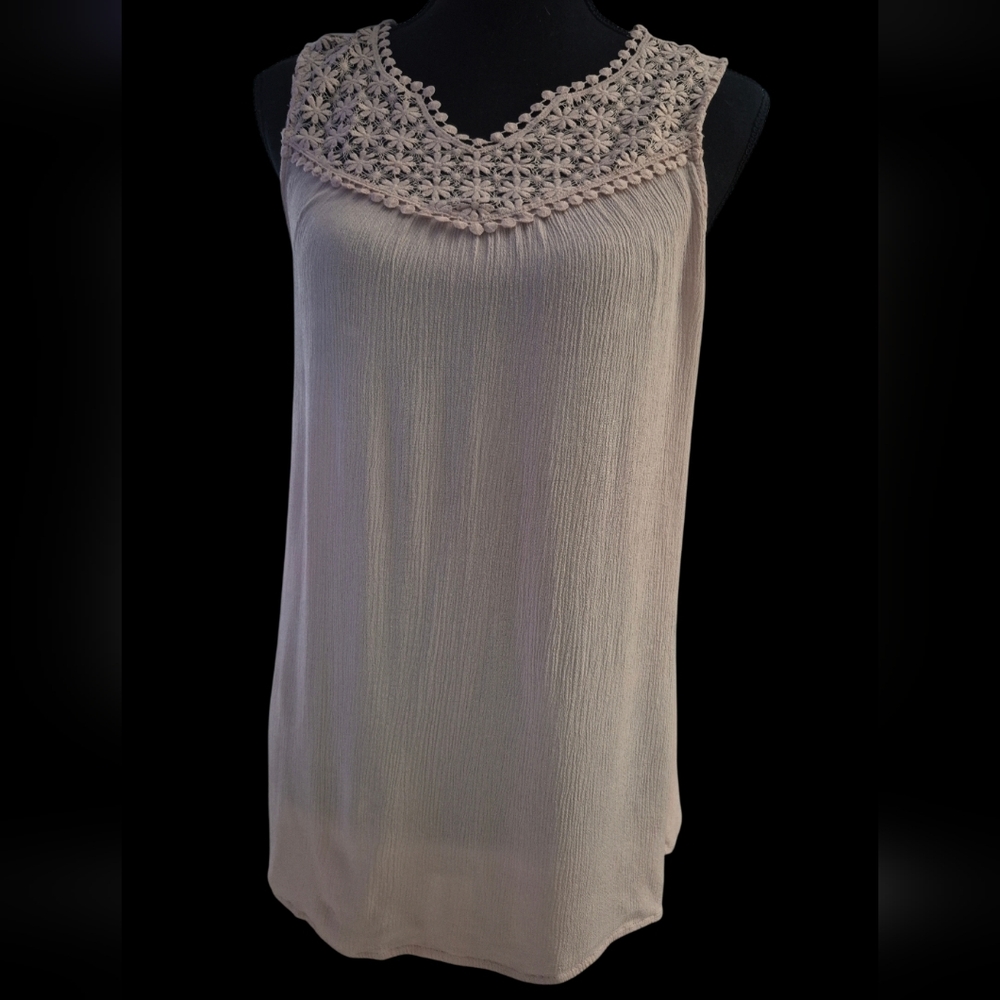 Light Dusty Rose Pink Crochet Lace Neckline Textured Sleeveless Blouse - Size M